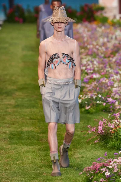 Look 50
